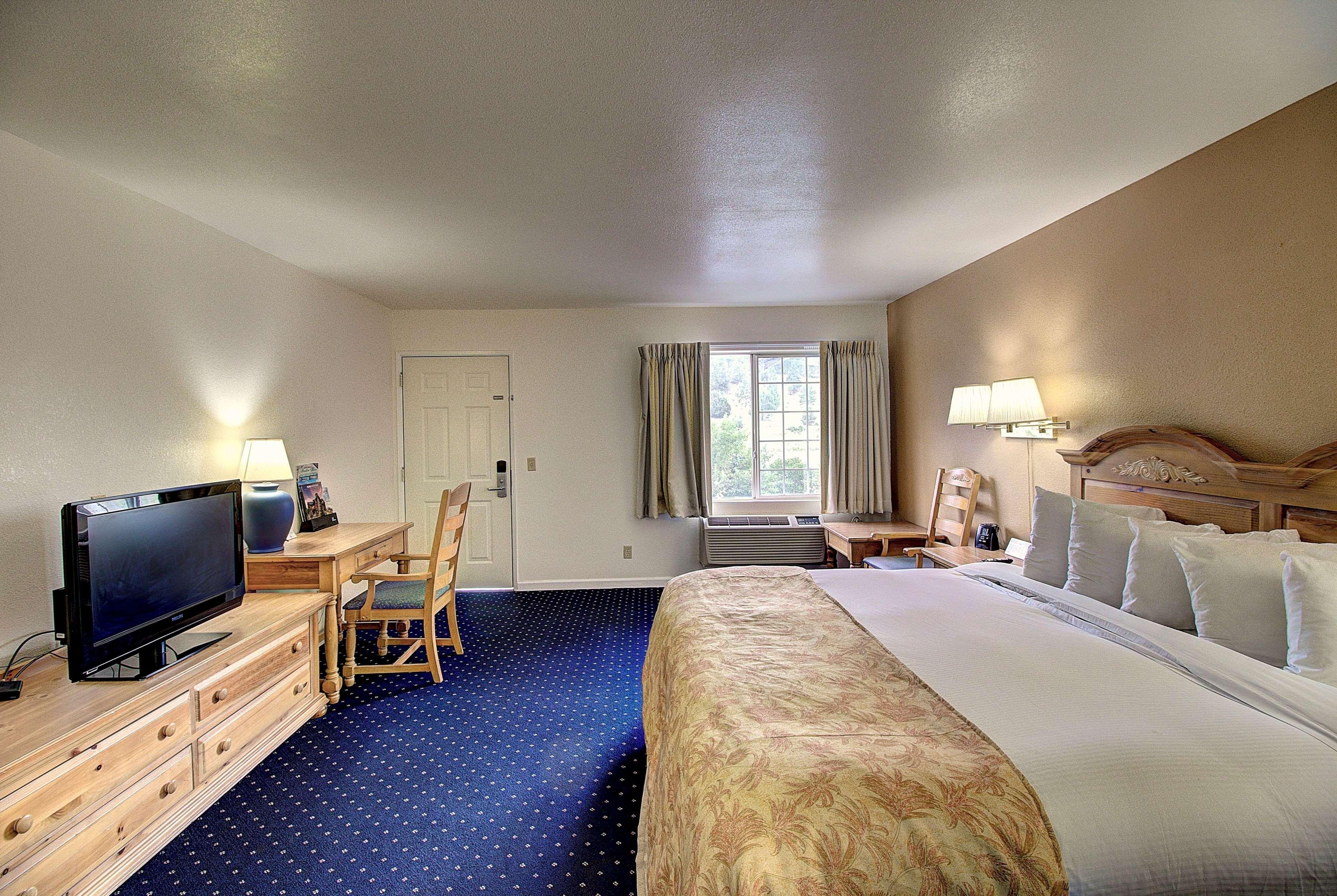 Days Inn & Suites By Wyndham Lolo Esterno foto