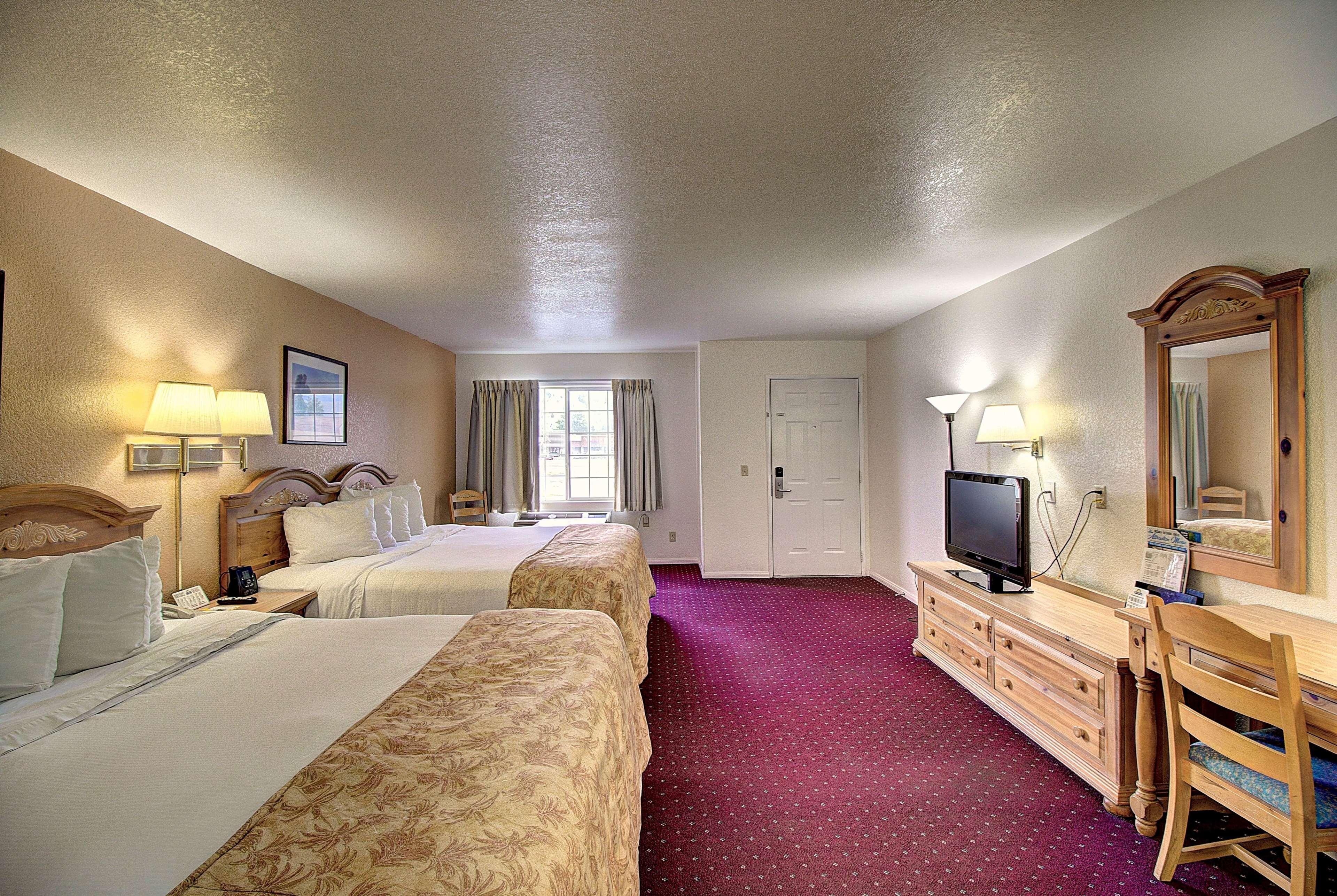 Days Inn & Suites By Wyndham Lolo Esterno foto